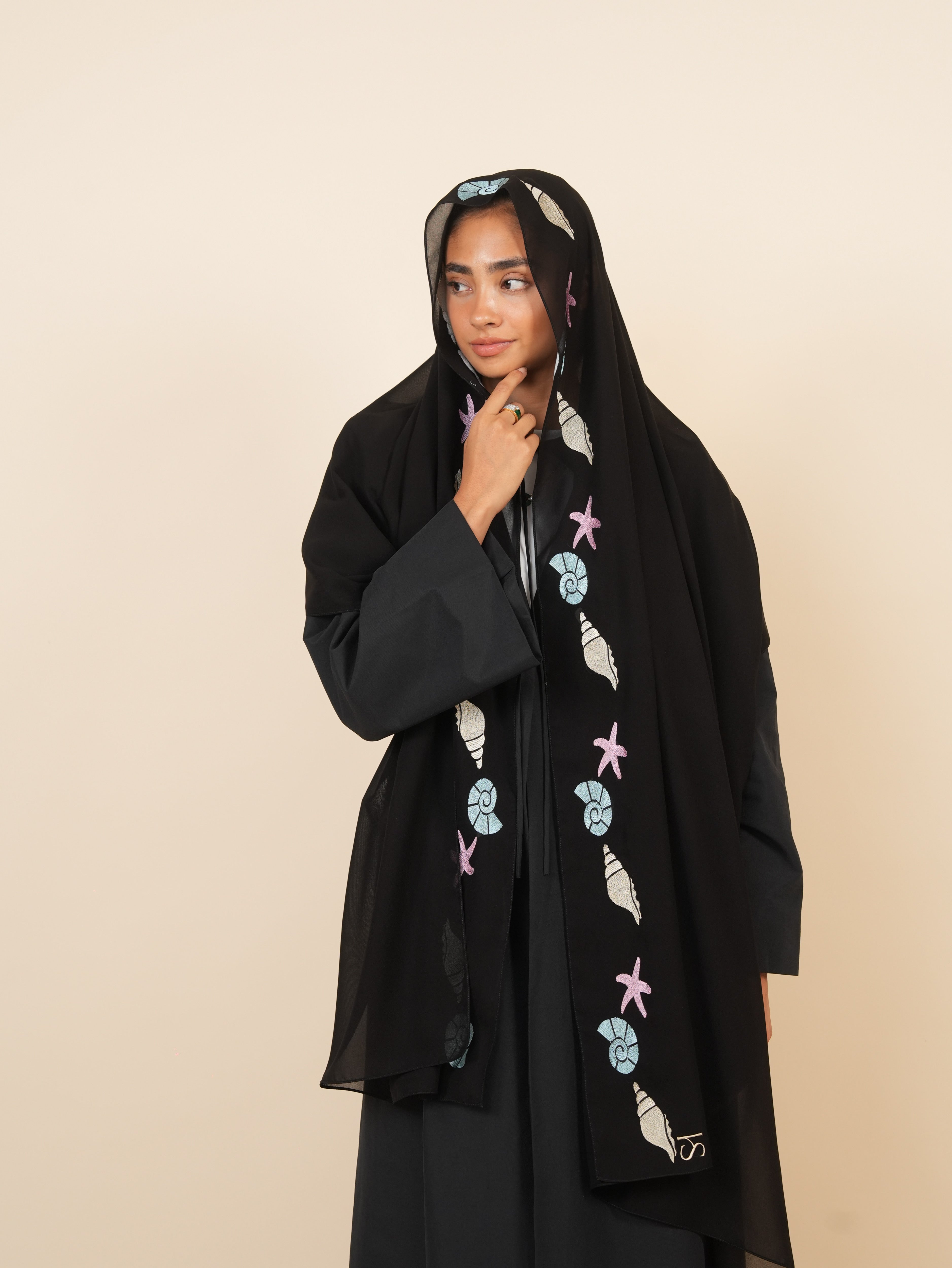 Nour - Black