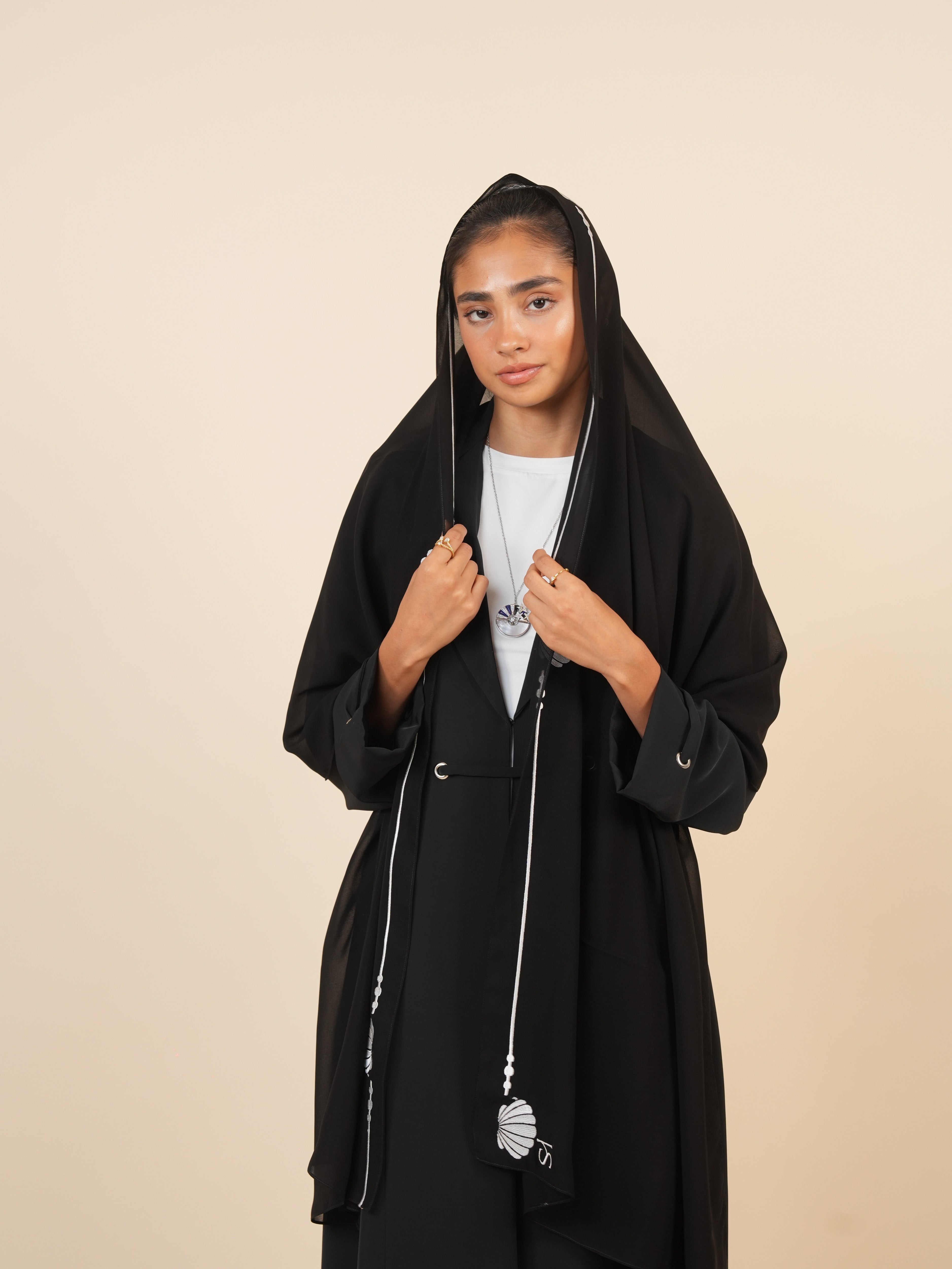 Yara - Black